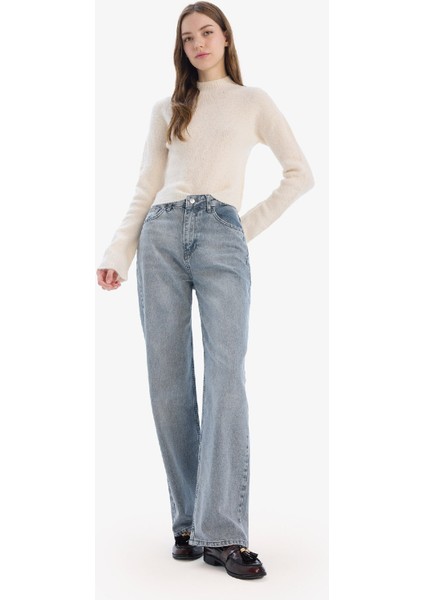 Regular Fit Bisiklet Yaka Dikişsiz Basic Düz Triko Kazak