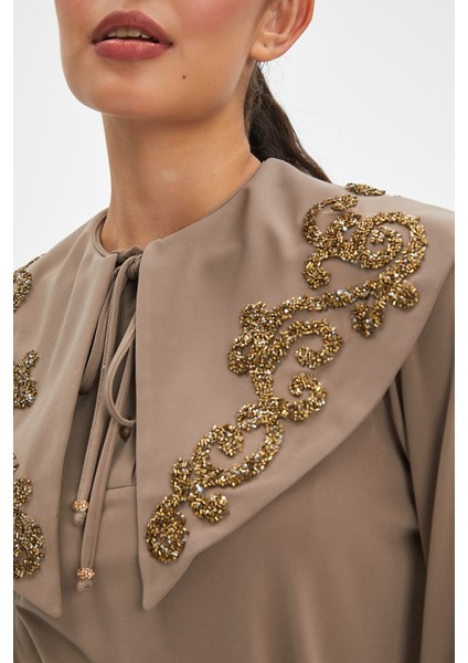 Parıltılı Işlemeli Zarif Yaka Tasarımlı, Balon Kollu Şık Bluz - Özel Günler ve Günlük Kullanım Için Ideal modelleri