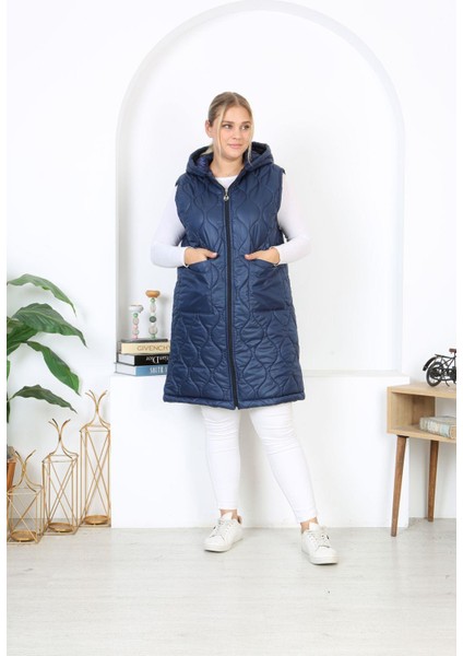 Kadın Büyük Beden Lacivert Kapüşonlu Kapitone Cepli Uzun Yelek 65N38334