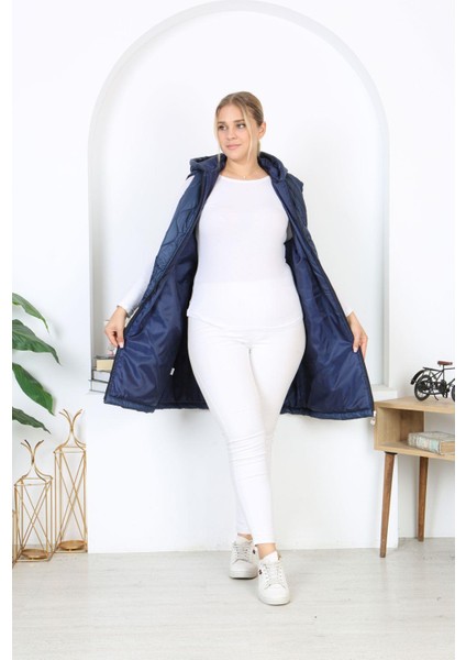 Kadın Büyük Beden Lacivert Kapüşonlu Kapitone Cepli Uzun Yelek 65N38334