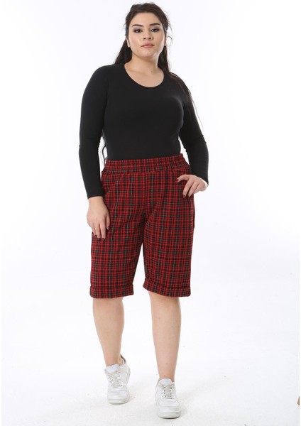 Kadın Büyük Beden Kırmızı Beli Lastikli Yan Cepli Ekose Desenli Bermuda 65N38678