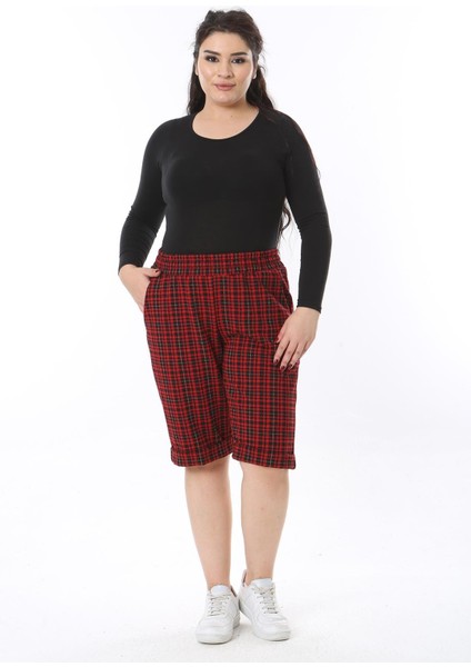 Kadın Büyük Beden Kırmızı Beli Lastikli Yan Cepli Ekose Desenli Bermuda 65N38678