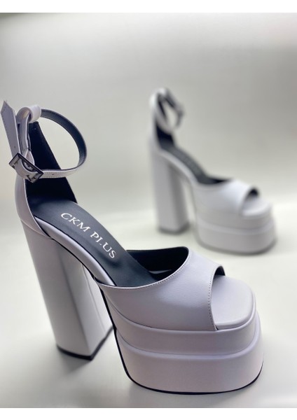 Hayyshoes Beyaz Mat Bilekten Bağlamalı Çift Platform Topuklu Sandalet modelleri