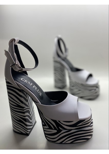 Beyaz -Zebra Bilekten Bağlamalı Çift Platform Topuklu Sandalet fiyatları