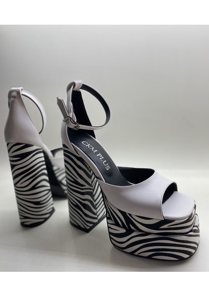 Beyaz -Zebra Bilekten Bağlamalı Çift Platform Topuklu Sandalet fırsatları