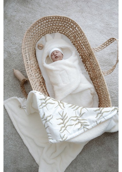 Peluş Kundak ve Çift Yüz Battaniye - Somon Zeminli Çizim Yapraklar