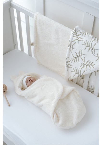 Peluş Kundak ve Çift Yüz Battaniye - Somon Zeminli Çizim Yapraklar modelleri