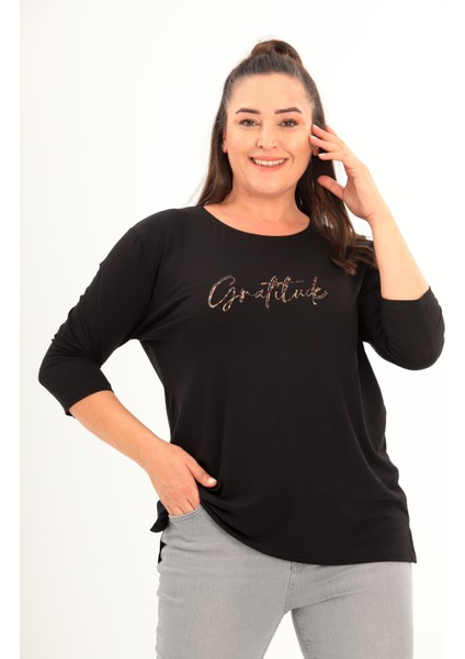 Kadın Büyük Beden Siyah Bisiklet Yaka Baskı ve Taş Detaylı Yarasa Kol Bluz 65N38671