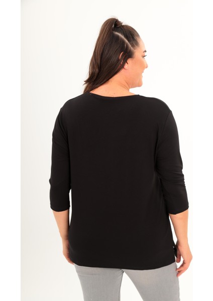 Kadın Büyük Beden Siyah Bisiklet Yaka Baskı ve Taş Detaylı Yarasa Kol Bluz 65N38671 fırsatları