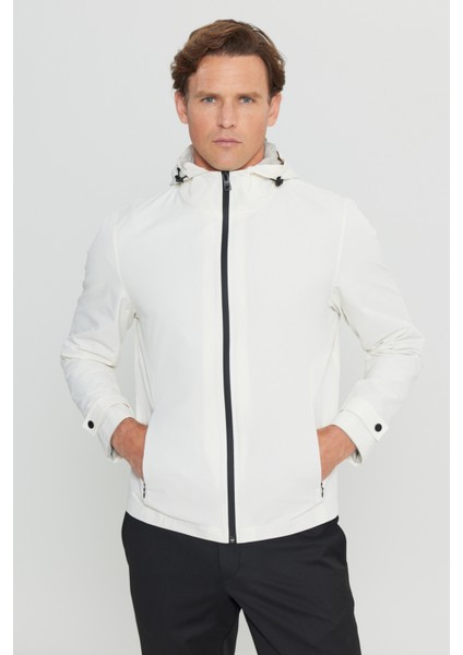 Softshell Rüzgar Geçirmez Standart Fit Normal Kesim Kapüşonlu Cepli Mont modelleri