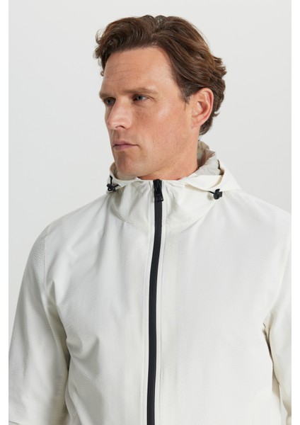 Softshell Rüzgar Geçirmez Standart Fit Normal Kesim Kapüşonlu Cepli Mont fırsatları