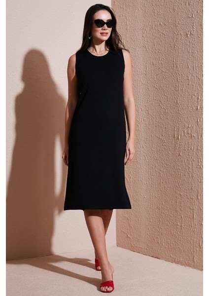 Regular Fit Bisiklet Yaka Yırtmaç Detaylı Basic Midi Elbise Bayan Elbise 5866160