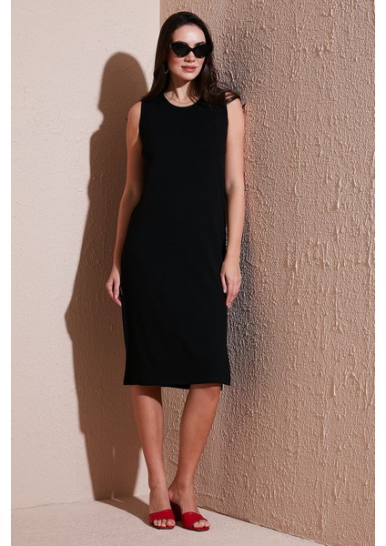 Regular Fit Bisiklet Yaka Yırtmaç Detaylı Basic Midi Elbise Bayan Elbise 5866160