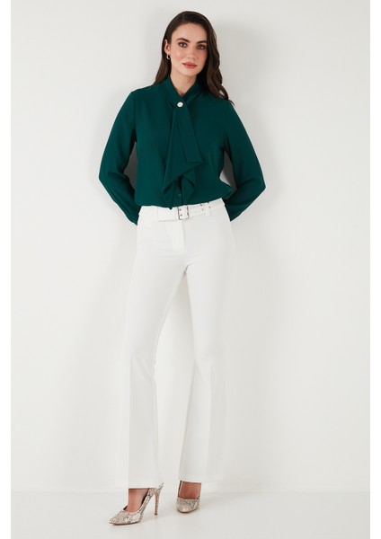 Standart Fit Taşlı Düğmeli Fularlı Yaka Uzun Kollu Gömlek Kadın Gömlek 611GO00333 modelleri