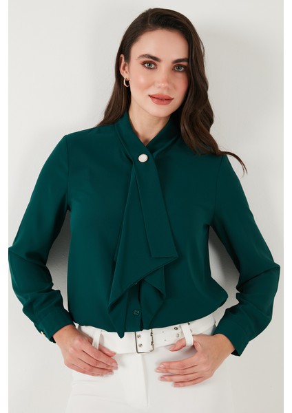 Standart Fit Taşlı Düğmeli Fularlı Yaka Uzun Kollu Gömlek Kadın Gömlek 611GO00333 indirimleri