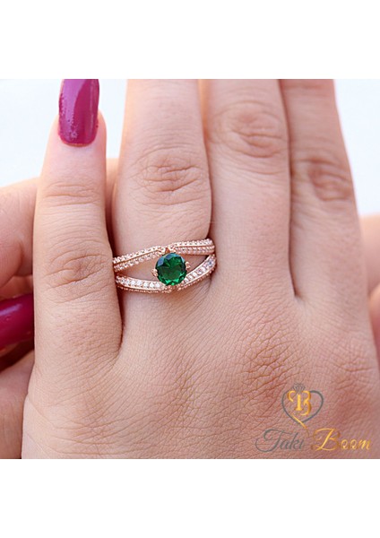 Zümrüt Beyaz Taşlı Tektaş Gümüş Yüzük modelleri