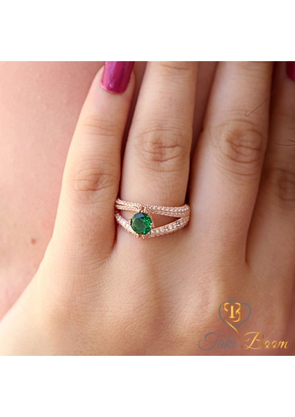 Zümrüt Beyaz Taşlı Tektaş Gümüş Yüzük indirimleri