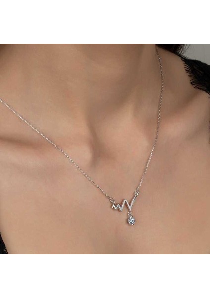 Swarovski Taşlı Gümüş Ritim Bayan Kolye