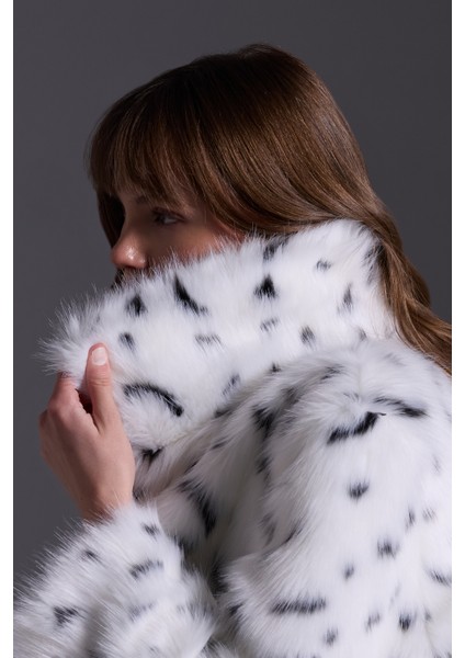 Premium Leopar Desen Bebe Yaka Suni Kürk Kadın Mont fiyatları