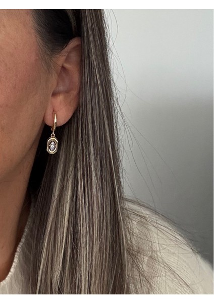 Melis G. Modeli Taşlı Tekli Küpe