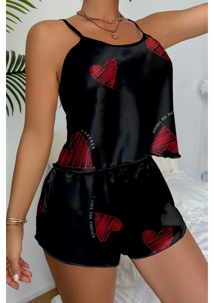 Büyük Kırmızı Kalp Desenli Siyah Saten Şortlu Gecelik Takım