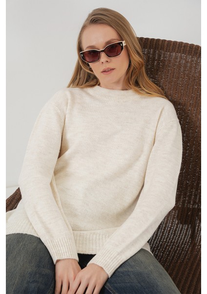 15895 Oversize Düz Krem Triko Kazak