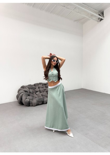 Kadın Çizgili Garnili Midi Boy Çan Etek Yelek Takım fırsatları