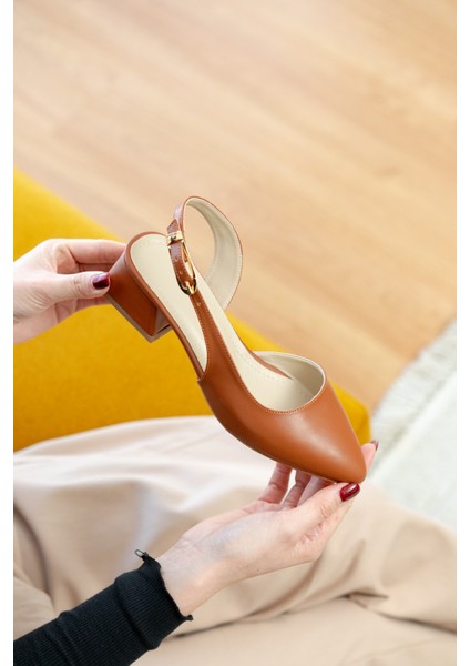 Aura Taba Yanı Tokalı (4 cm Topuk Boyu ) Sivri Burun Topuklu Babet Ayakkabı