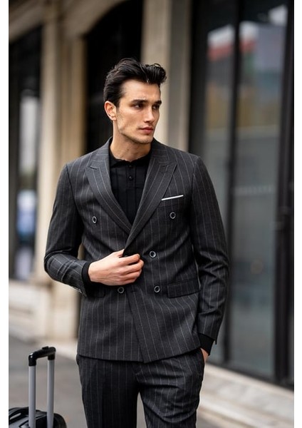 Sivri Yaka Kruvaze Slim Fit Takım Elbise modelleri