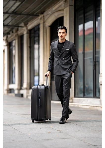 Sivri Yaka Kruvaze Slim Fit Takım Elbise indirimleri