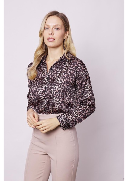 Kadın Desenli Likrasız Kumaş Yakalı Düşük Omuzlu Uzun Kol Gömlek-Leopar modelleri