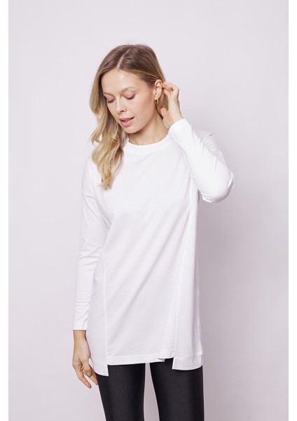 Kadın Sıfır Yaka Uzun Kol Hafif Likralı Kumaş Rahat Kesim(Göbeği Gizler) Tunik Bluz-Beyaz modelleri