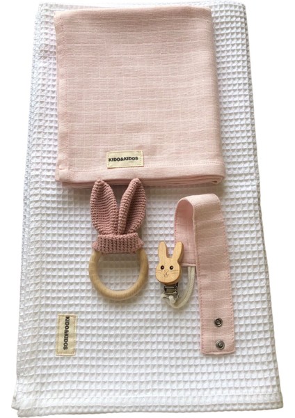 BEBEK100 x 100 Beyaz Pamuk PIKE,85 x 75 Pembe Müslin Örtü ,diş K. Emzik Askısı 4lü Takım