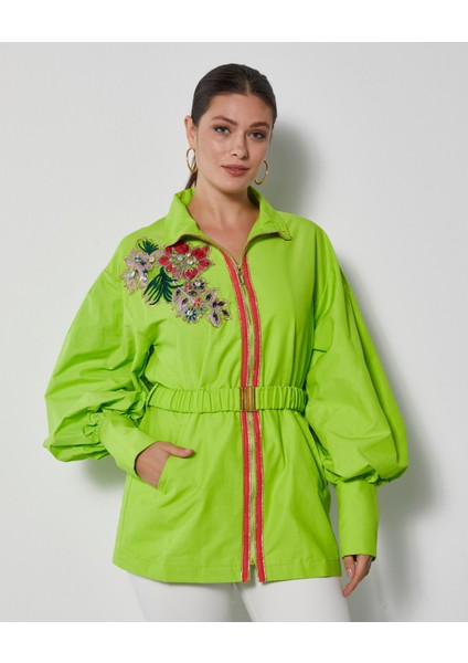 Şık Kadın Mont- Işlemeli - Kemer Detaylı - Modern Tasarım - Günlük Kullanım Için Mont modelleri