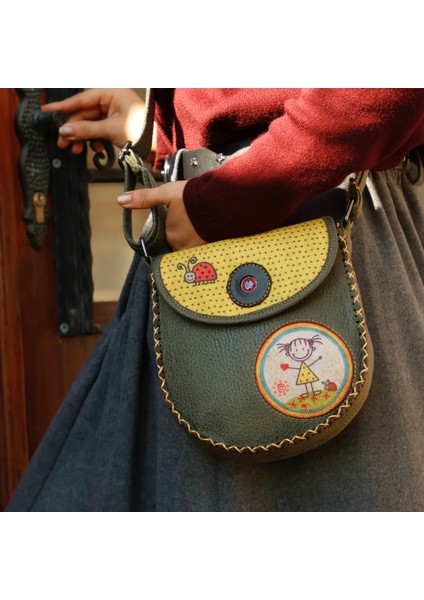 Cin Ayşe Figürlü Çapraz Örgülü Kol Çantası Etnik Bohem Style - Yesil