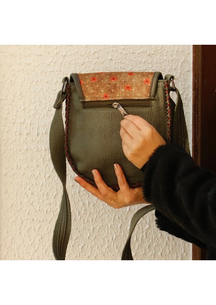 Tilki Figürlü Tasarımlı Capraz Örgulu Kol Cantası - Yesil modelleri