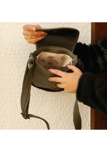 Tilki Figürlü Tasarımlı Capraz Örgulu Kol Cantası - Yesil fırsatları