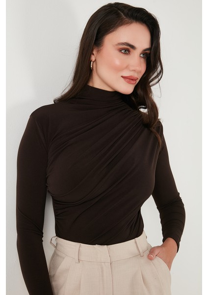 Streç Büzgü Detaylı Slim Fit Dik Yaka Bluz Bayan Bluz 669925 indirimleri