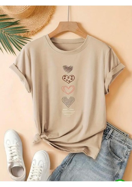 Çoklu Kalp Baskılı Basic T-Shirt