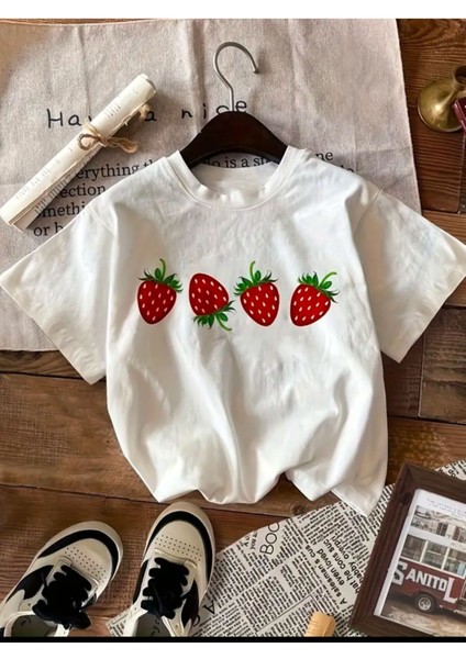 Çilek Baskılı Basic T-Shirt