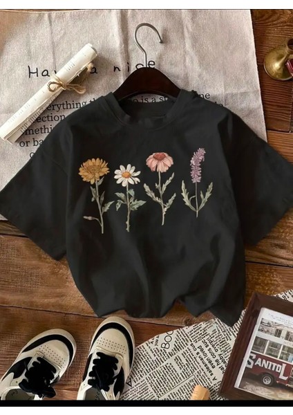 Çiçekler Baskılı Basic T-Shirt