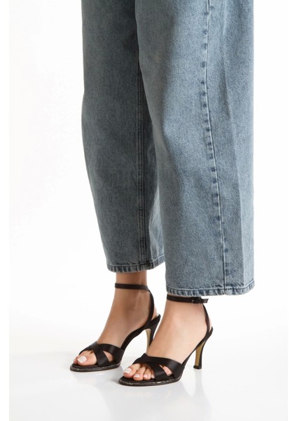 Kadın Siyah Saten Taşlı Biyeli Abiye Ayakkabı