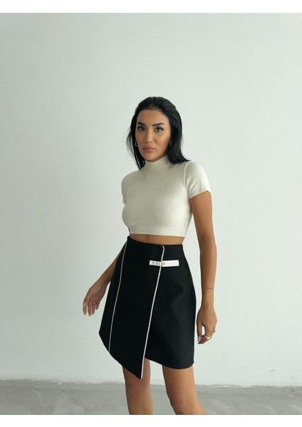 Asimetrik Biye Detaylı Kısa Etek Siyah fiyatları
