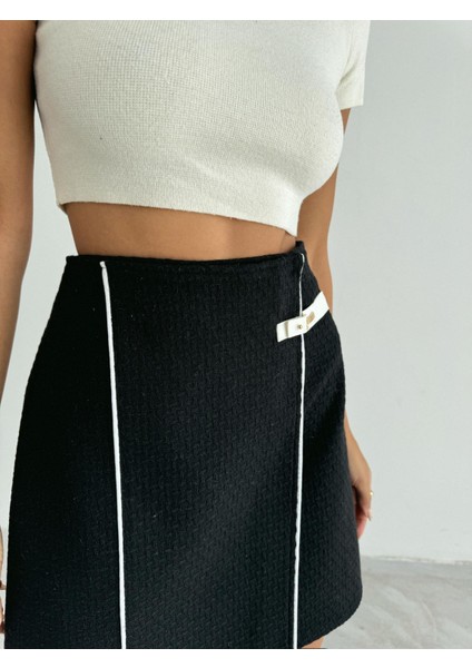 Asimetrik Biye Detaylı Kısa Etek Siyah fırsatları
