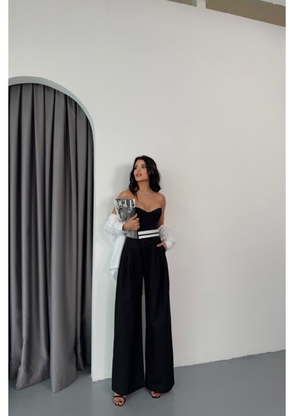 Bel Şerit Detaylı Siyah Pantolon