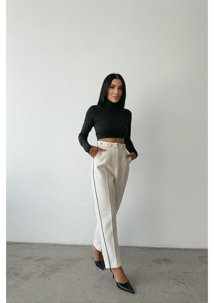 Beyaz Yan Inci Biye Detaylı Pantolon