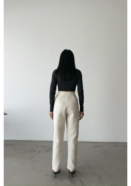 Beyaz Yan Inci Biye Detaylı Pantolon modelleri