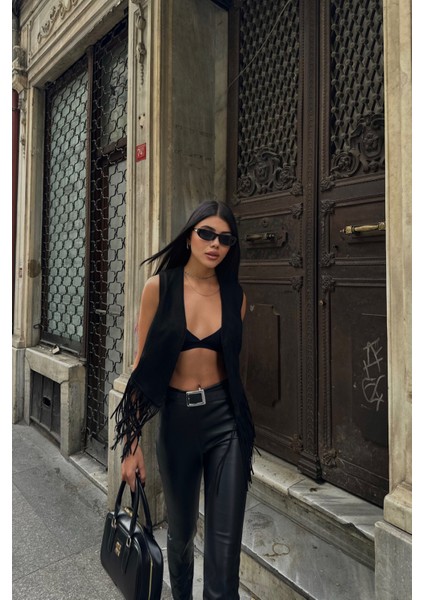 Siyah Süet Püsküllü Yelek