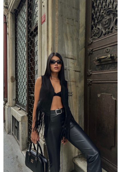 Siyah Süet Püsküllü Yelek fırsatları