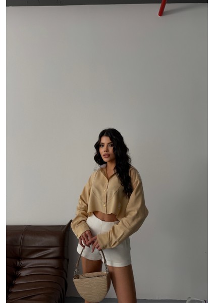 Beyaz Yaka ve Etiket Detaylı Bej Crop Gömlek fiyatları